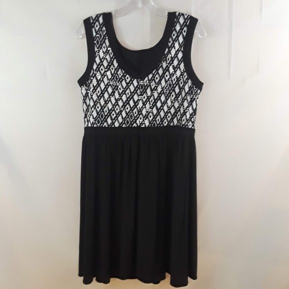Dress// Black & White Caged Sparkle Bust Dress 14P - Picture 6 of 6